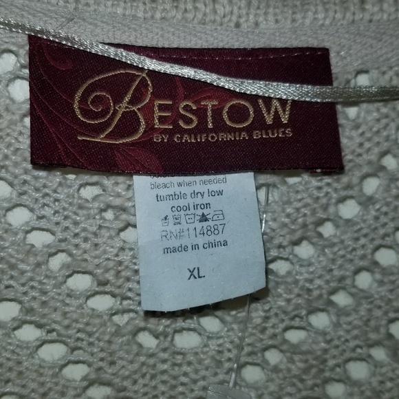 Ladies Cream Color Sweater - Picture 2 of 4